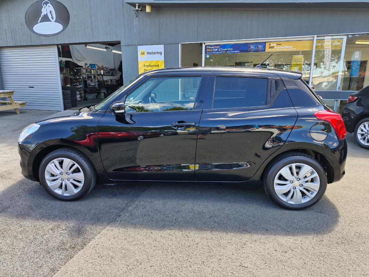 2017 Suzuki SWIFT