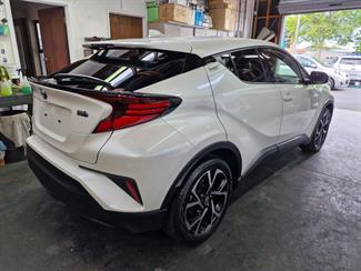 2019 Toyota C-HR - Thumbnail