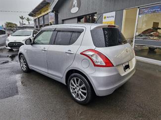 2015 Suzuki SWIFT - Thumbnail