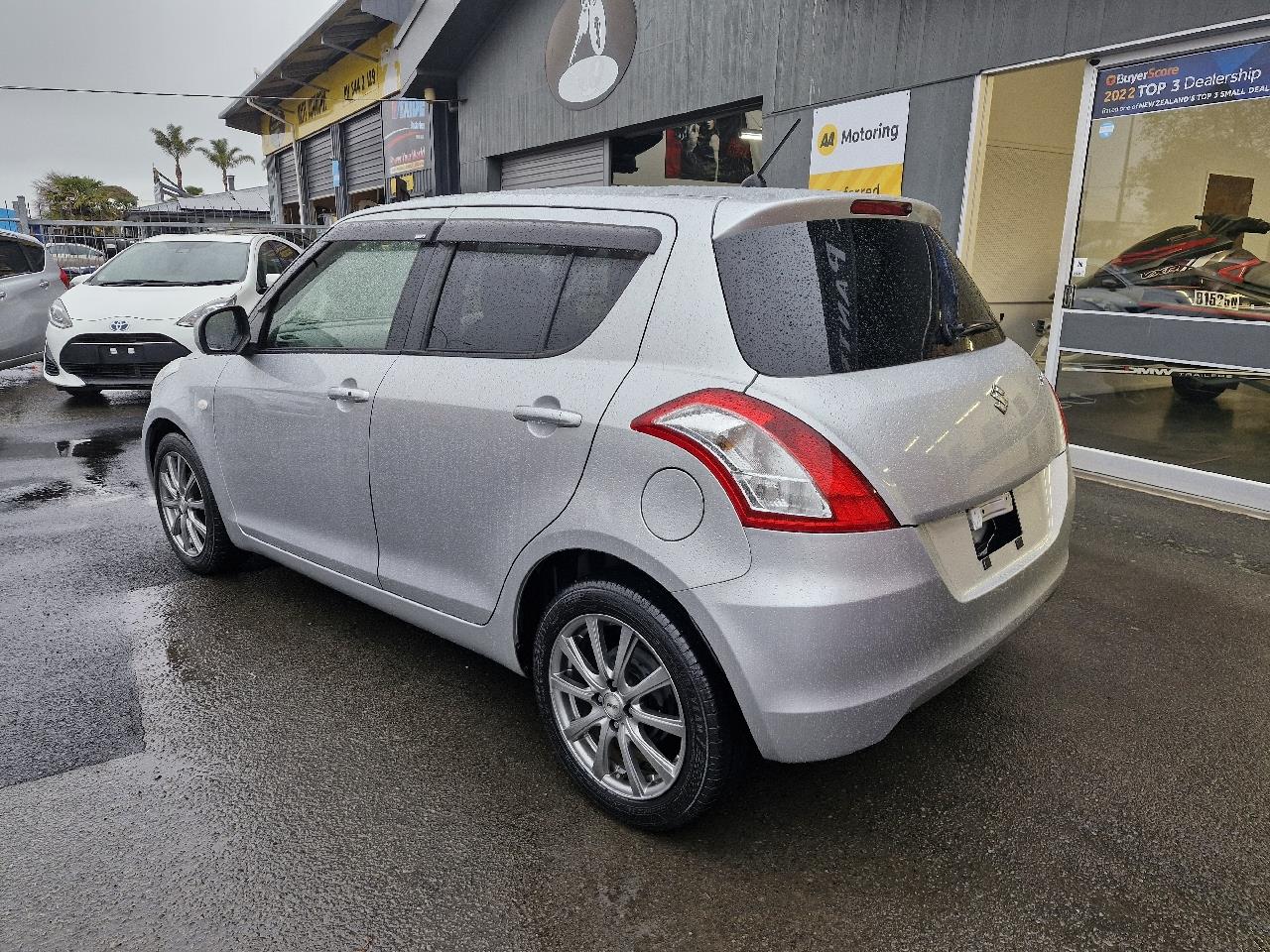 2015 Suzuki SWIFT