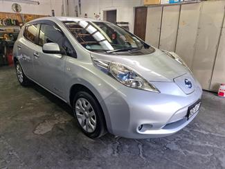 2015 Nissan Leaf - Thumbnail